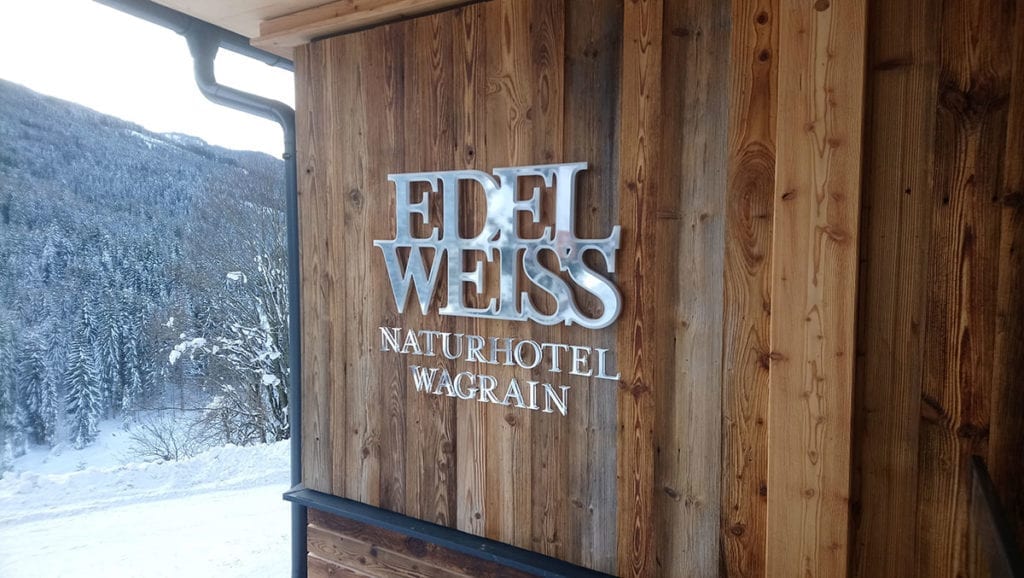 Leuchtschrift Hotel Edelweiss